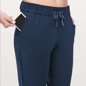 NWOT Lululemon on the fly pants